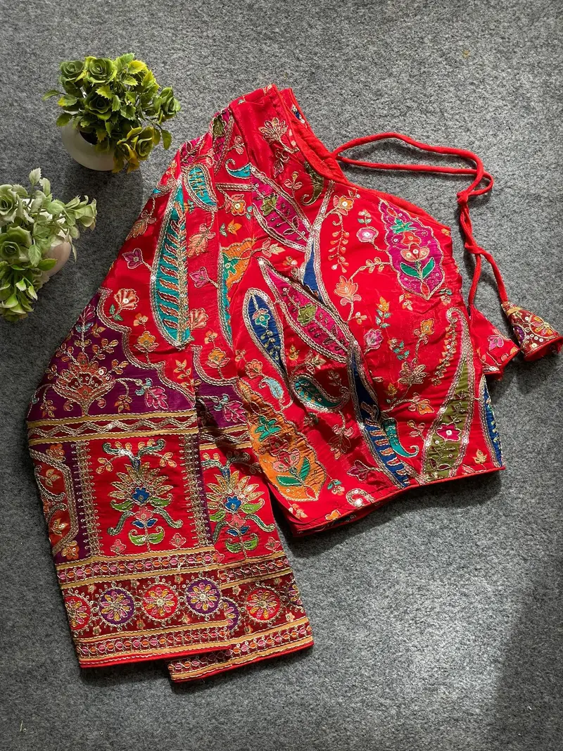 Zari floral design printed blouse - Image 6 in Hyderabad